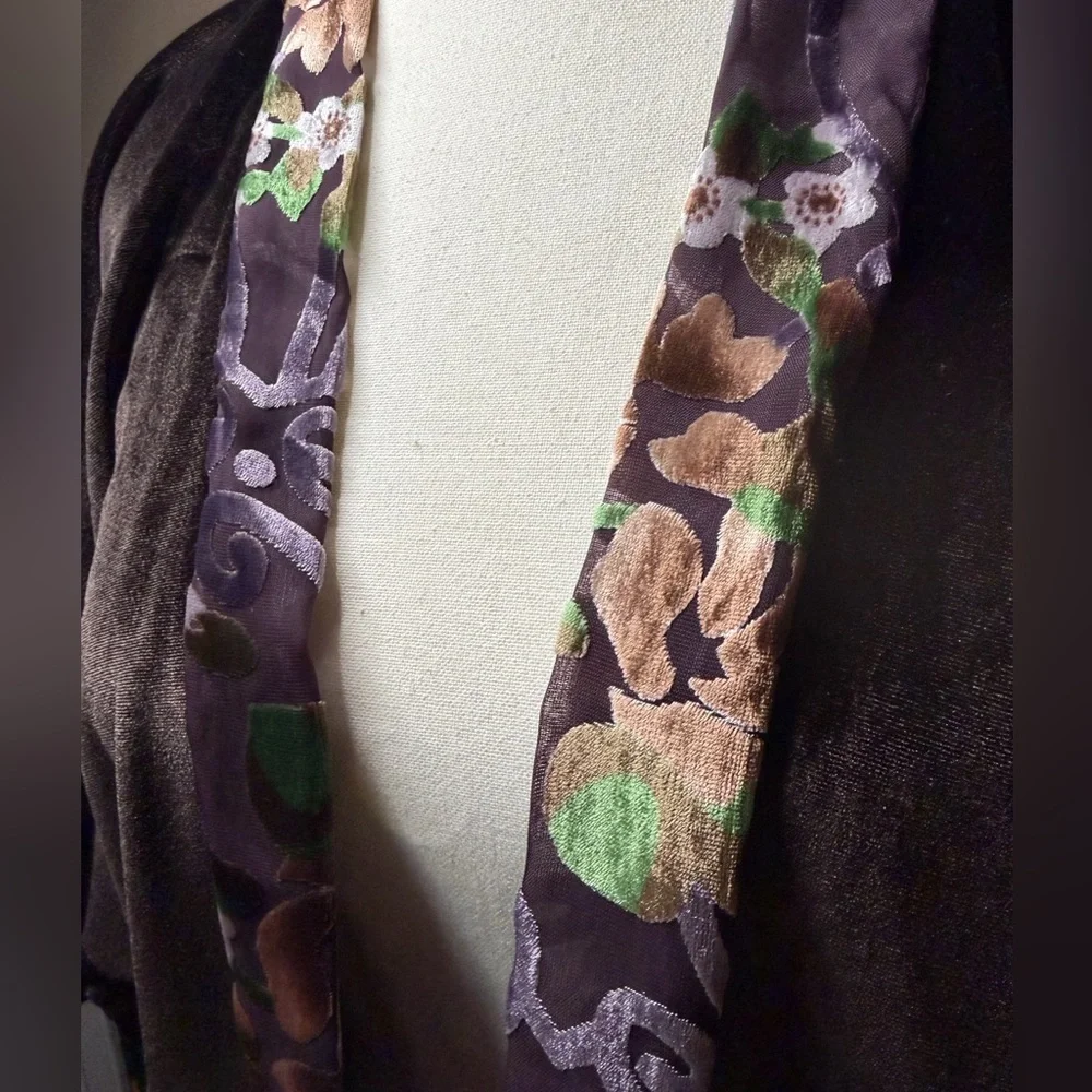 Do Everything In Love O/S Floral Trim Velvet Kimono Cardigan - Picture 3 of 8